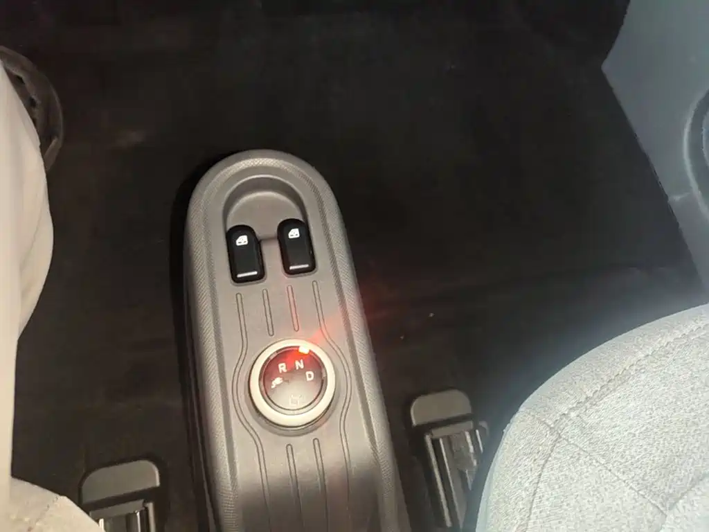Wuling MINIEV — миниатюра 14