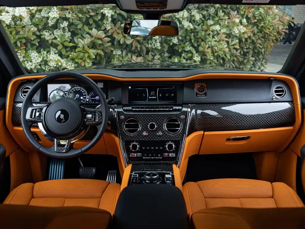 Rolls-Royce Cullinan — миниатюра 12