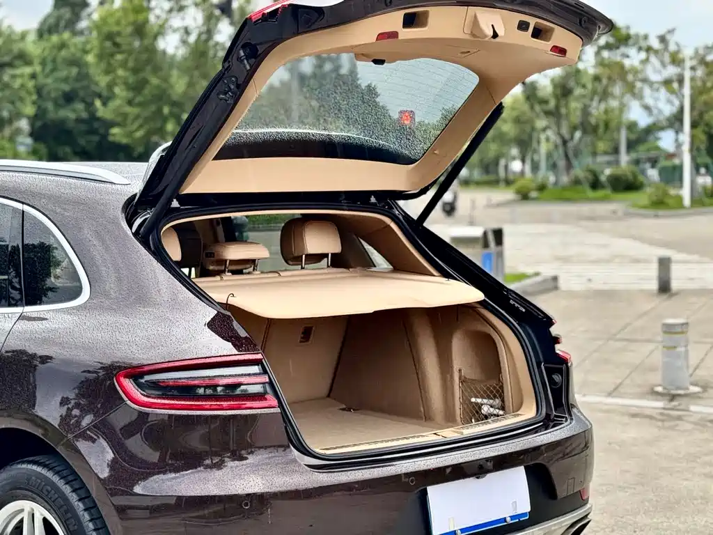 Porsche Macan — миниатюра 9