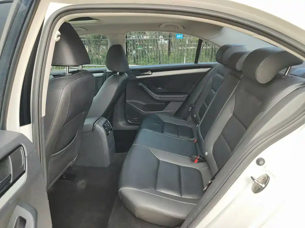 Volkswagen Sagitar — миниатюра 6