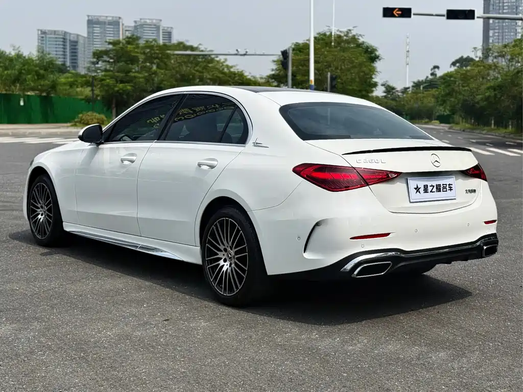 Mercedes-Benz C-Class — миниатюра 6