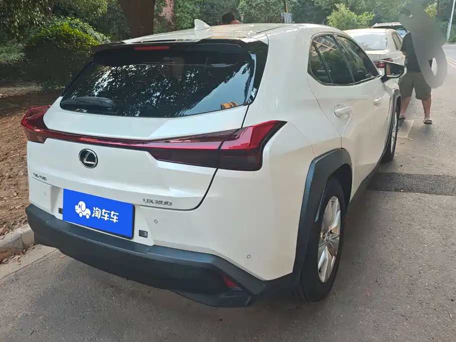 Lexus UX — миниатюра 3