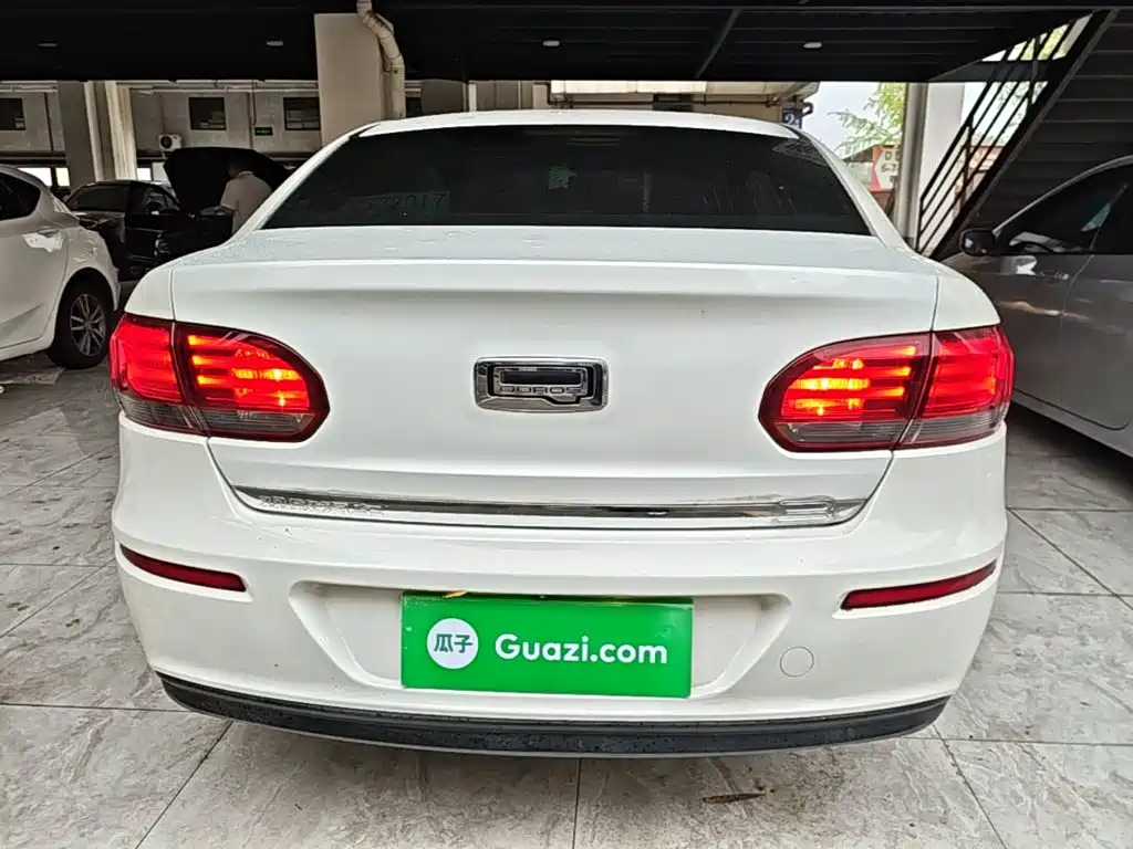 Qoros Qoros 3 — миниатюра 6