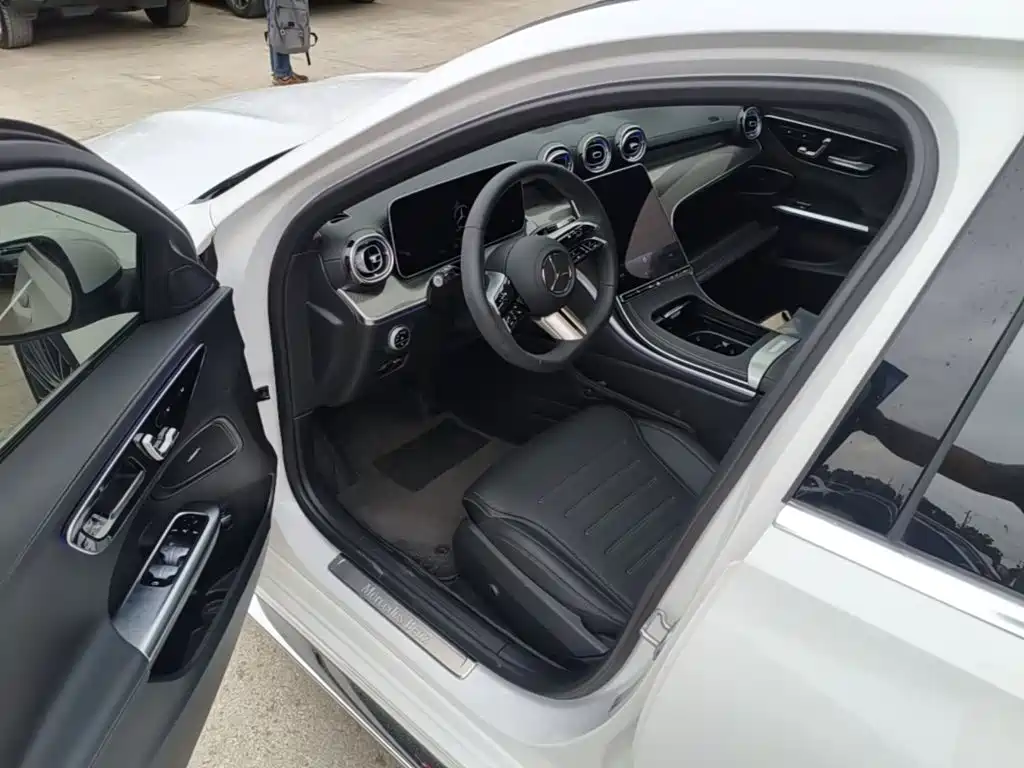 Mercedes-Benz C-Class — миниатюра 16