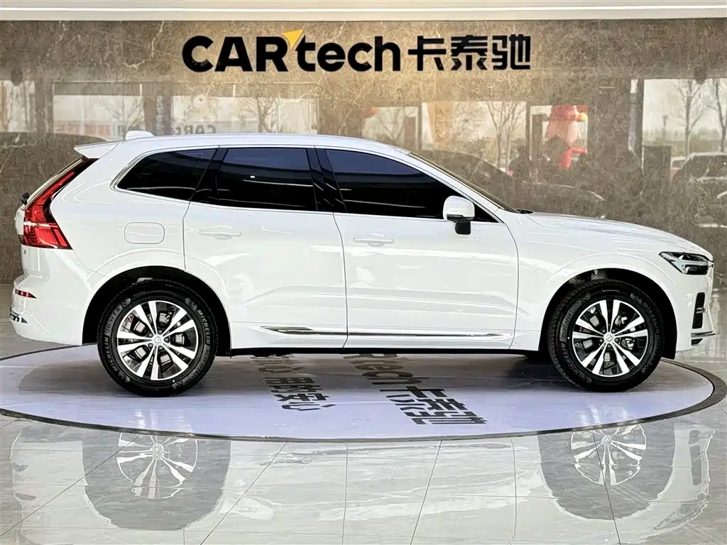 Volvo XC60 2024 B5 Luxury