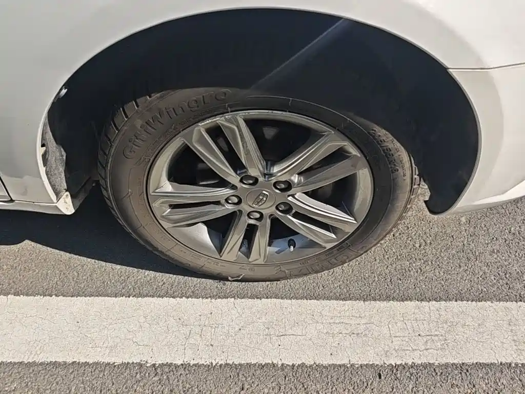 Geely Emgrand — миниатюра 12