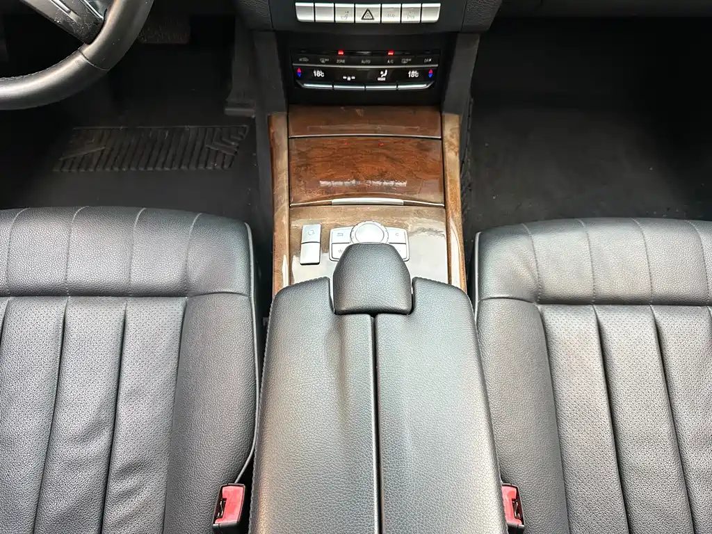 Mercedes-Benz E-Class — миниатюра 21
