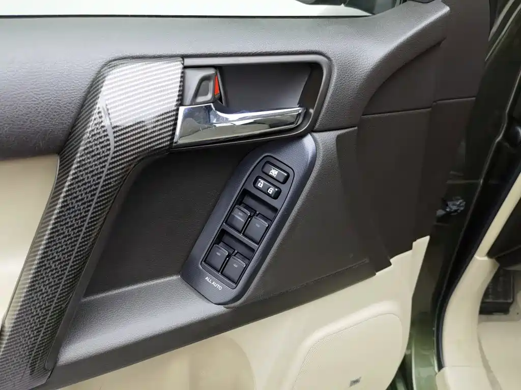 Toyota Land Cruiser Prado 2010 4.0L AT TX-L NAVI