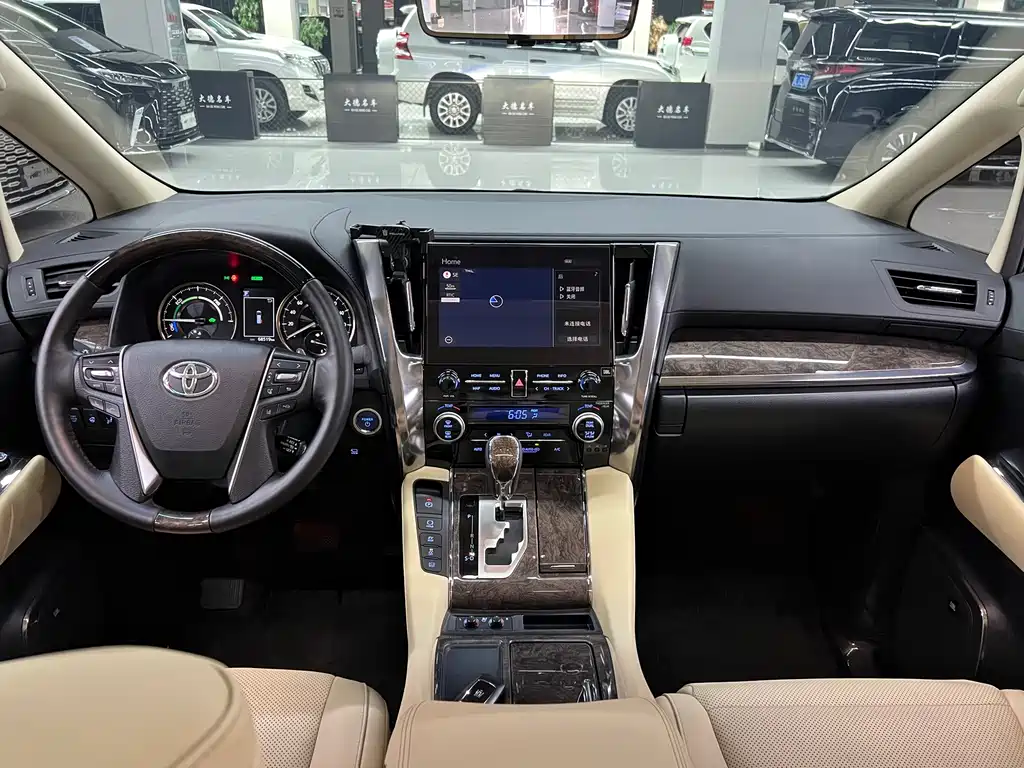 Toyota Vellfire — миниатюра 16