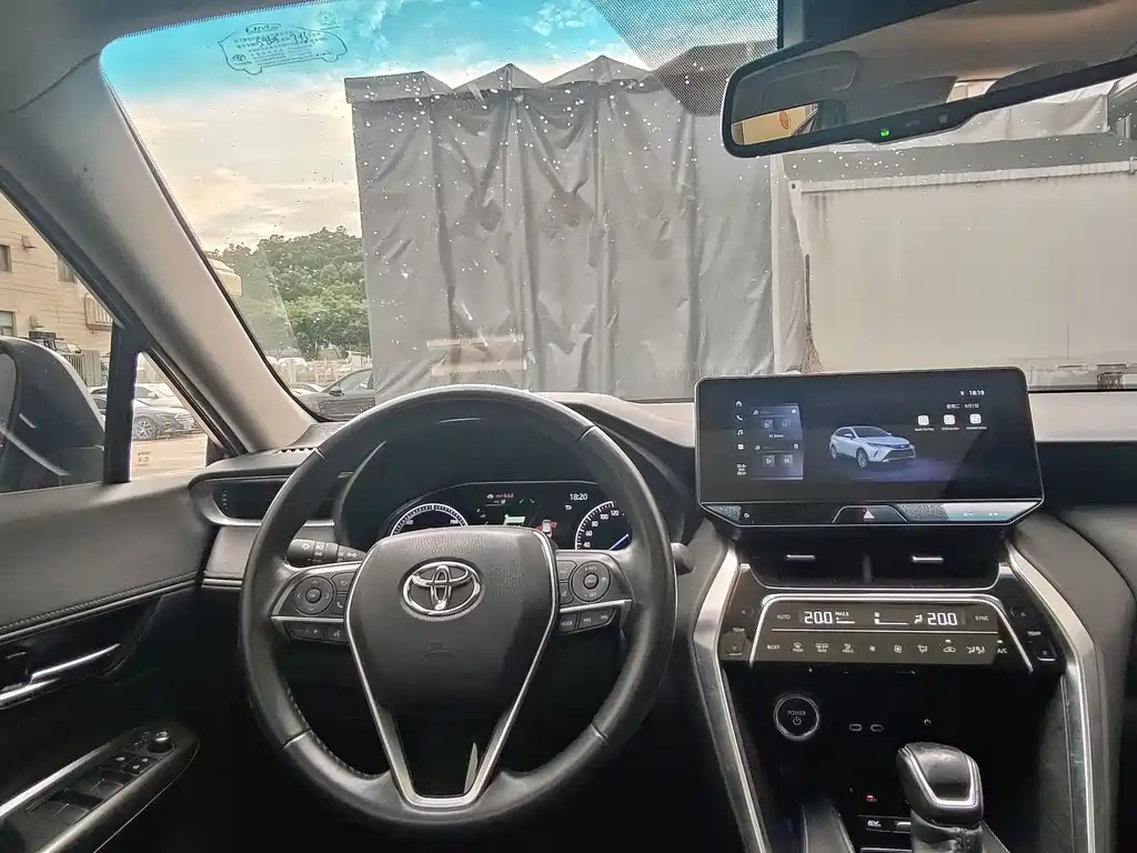 Toyota Harrier — миниатюра 12