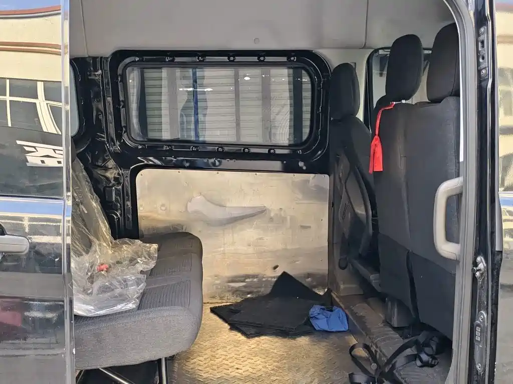Ford Transit — миниатюра 6