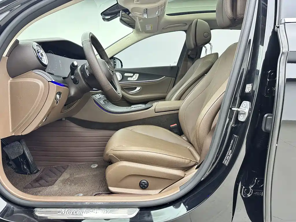 Mercedes-Benz E-Class — миниатюра 3