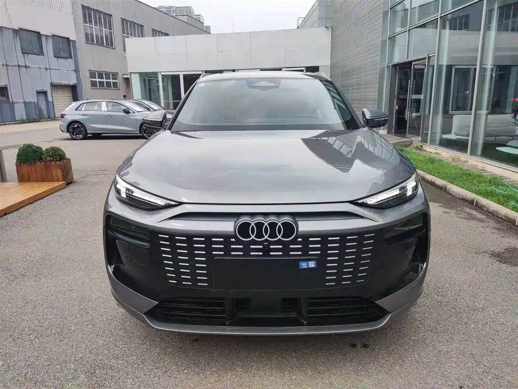 Audi Q6L e-tron
