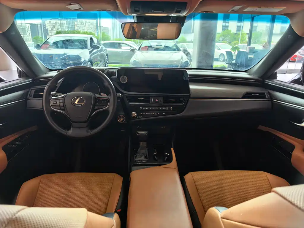 Lexus ES — миниатюра 7