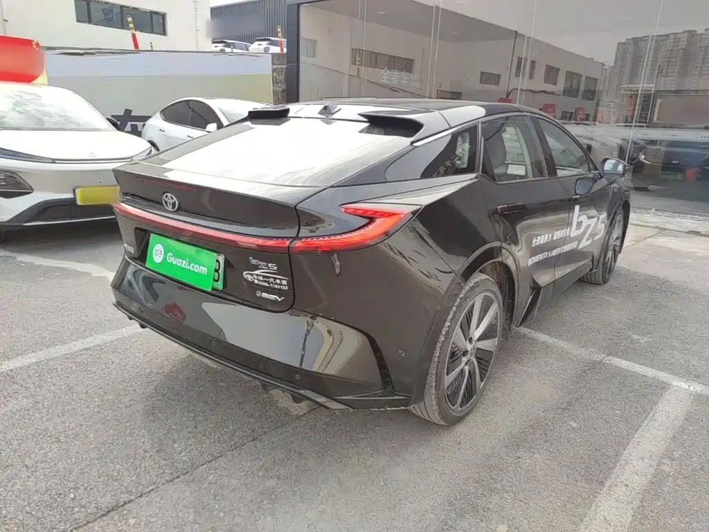 Toyota bZ5 — миниатюра 7