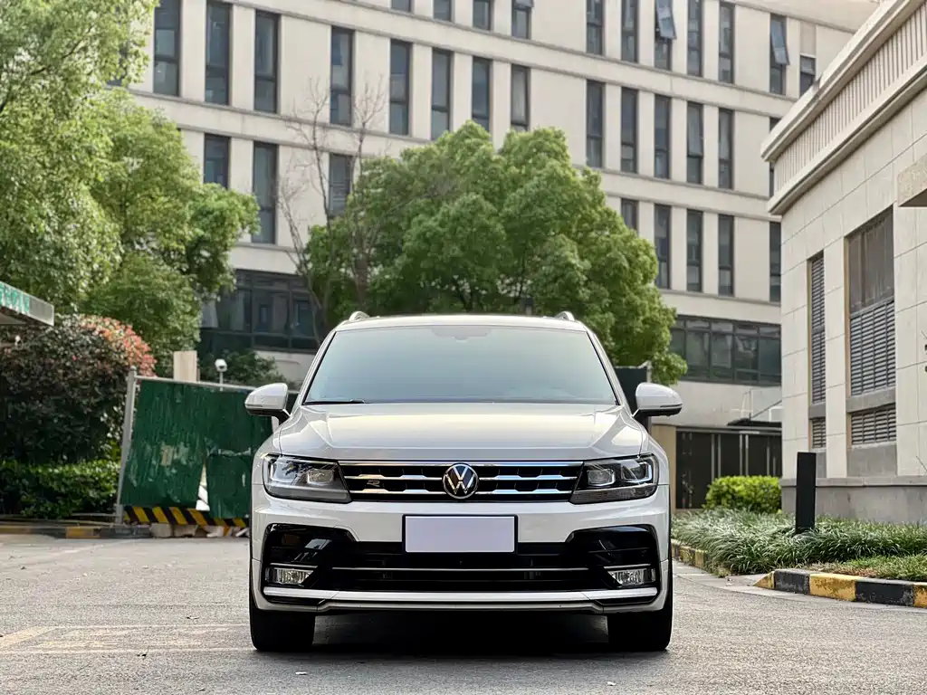 Volkswagen Tiguan L L 2021 330TSI AT R-Line