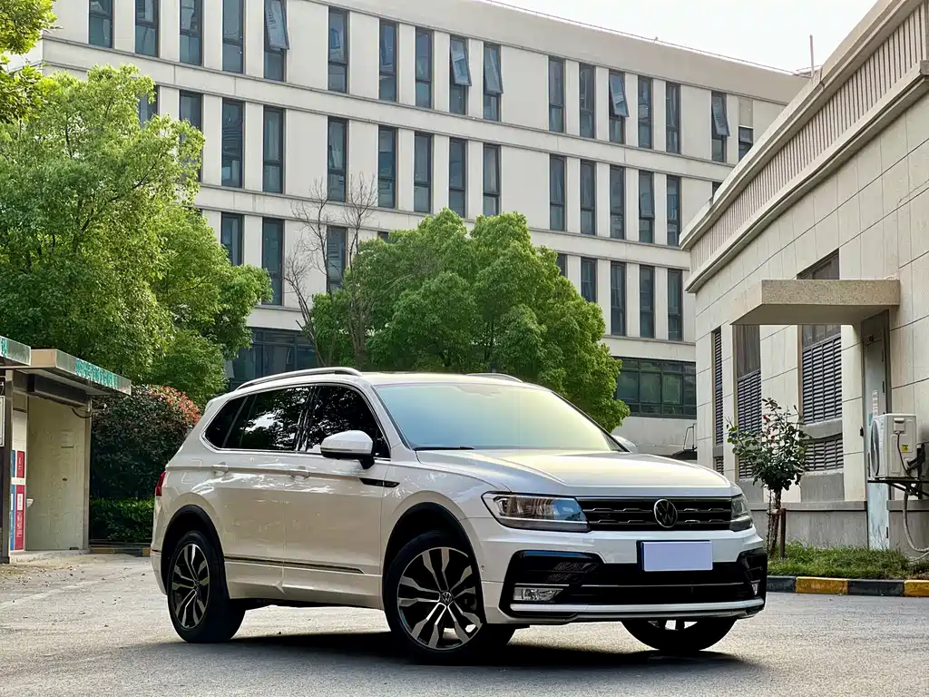 Volkswagen Tiguan L L 2021 330TSI AT R-Line