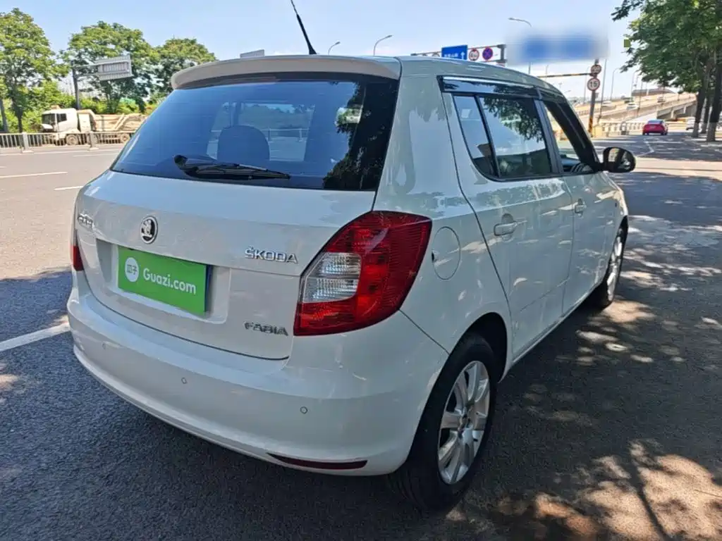 Skoda Fabia — миниатюра 7