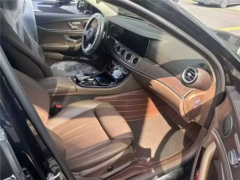 Mercedes-Benz E-Class — миниатюра 5