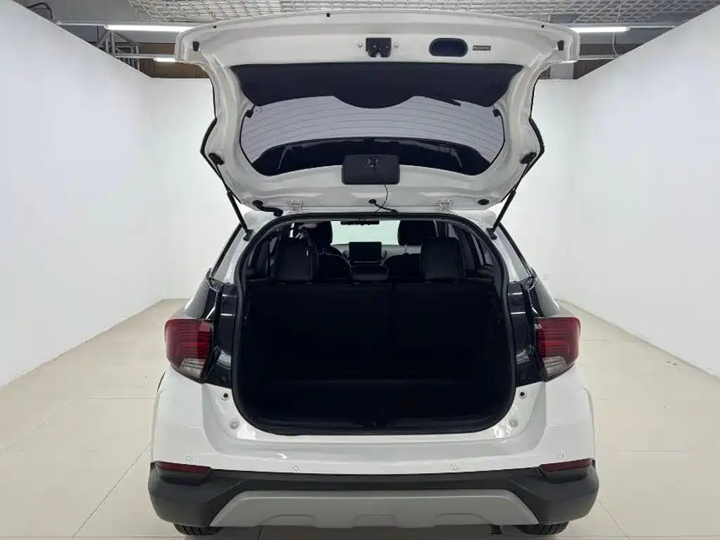 Toyota Yaris L — миниатюра 8