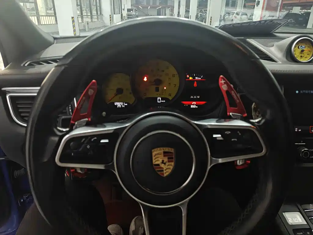 Porsche Macan — миниатюра 11