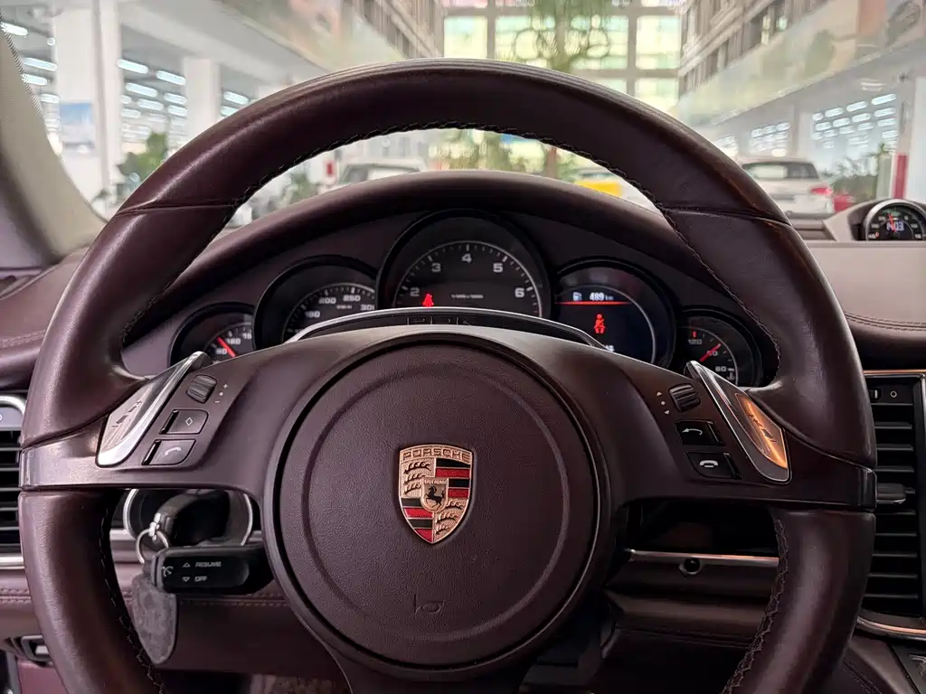 Porsche Panamera — миниатюра 10