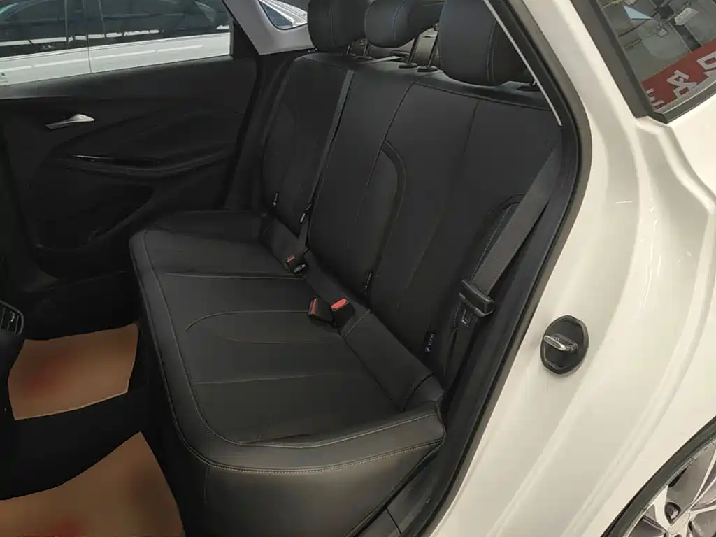 Buick Verano — миниатюра 17