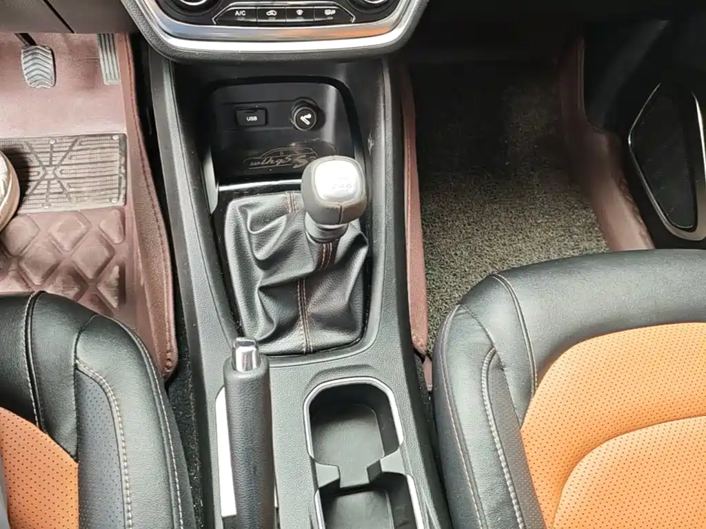 Wuling Hongguang S3 — миниатюра 10