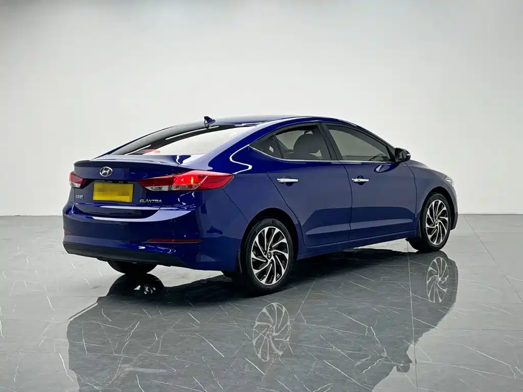 Hyundai Elantra — миниатюра 6