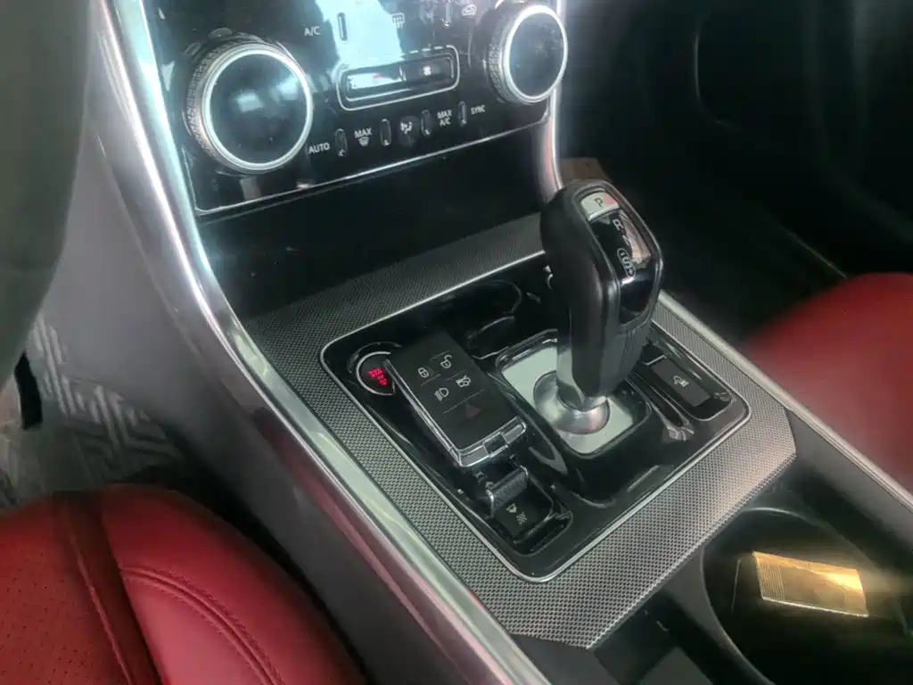 Jaguar XEL — миниатюра 14