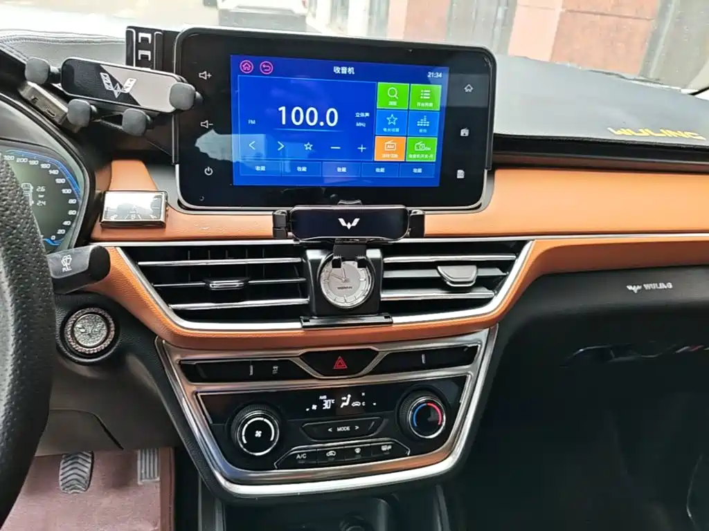 Wuling Hongguang S3 — миниатюра 9