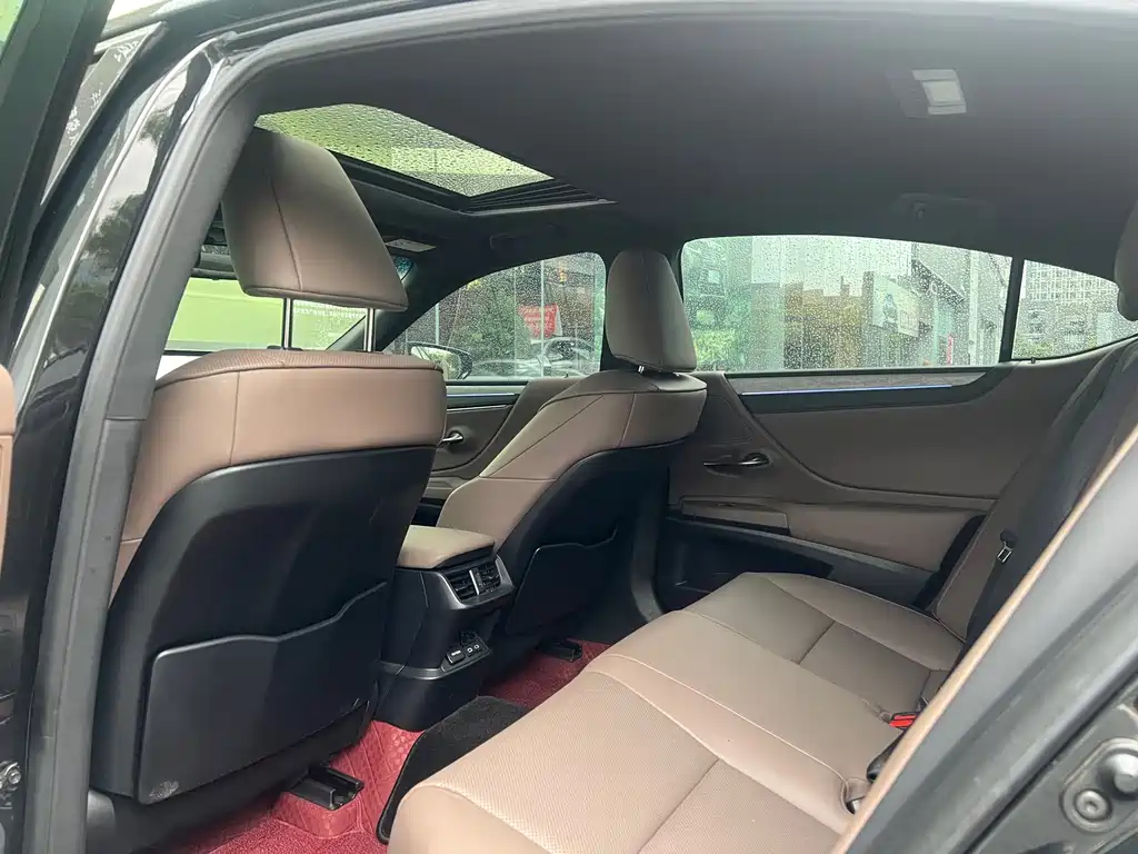 Lexus ES — миниатюра 9