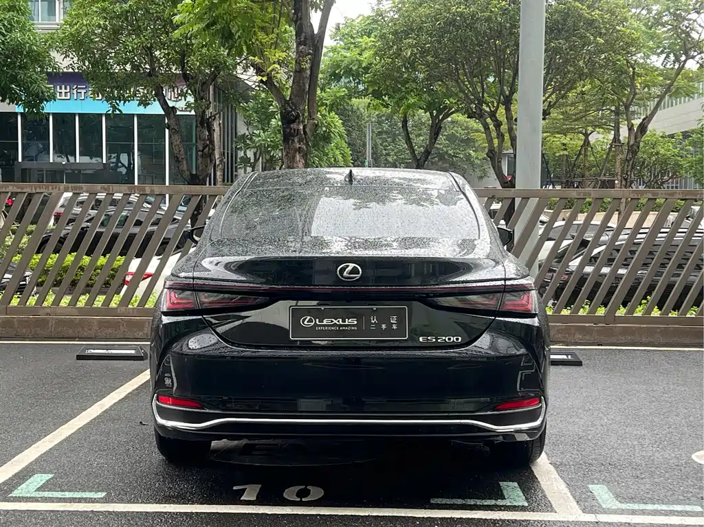 Lexus ES — миниатюра 13