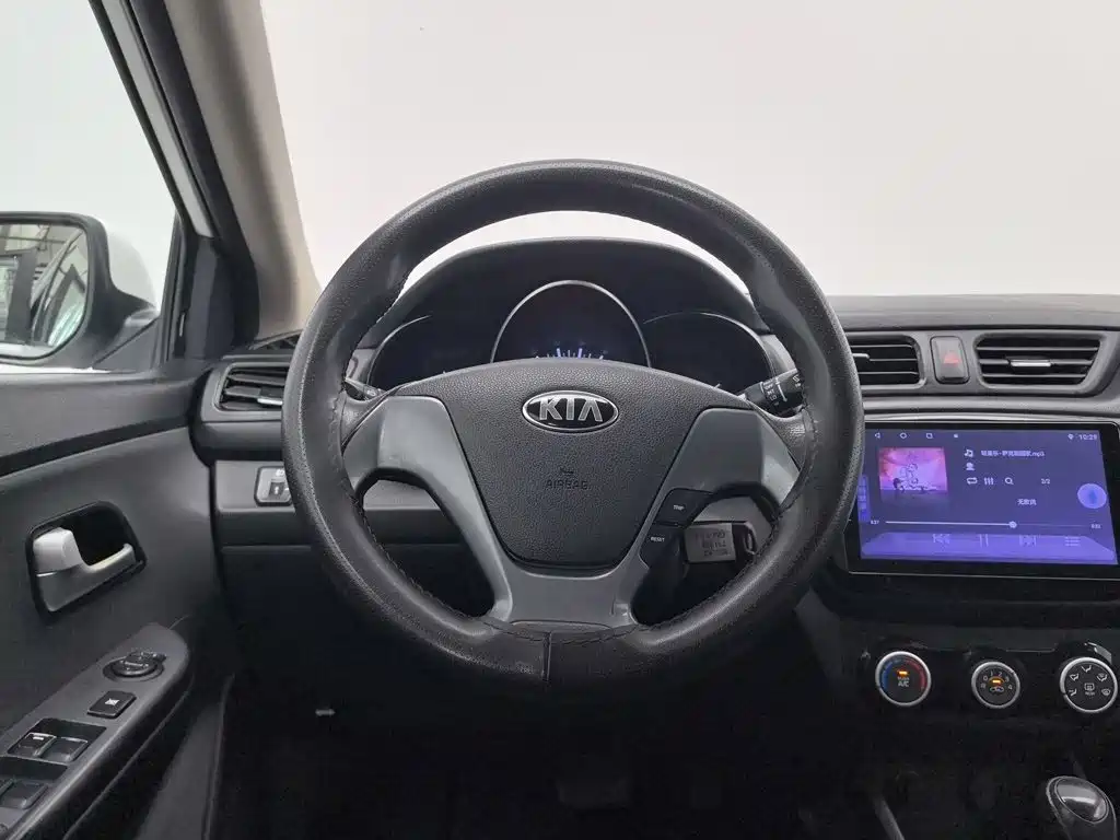 Kia K2 — миниатюра 11