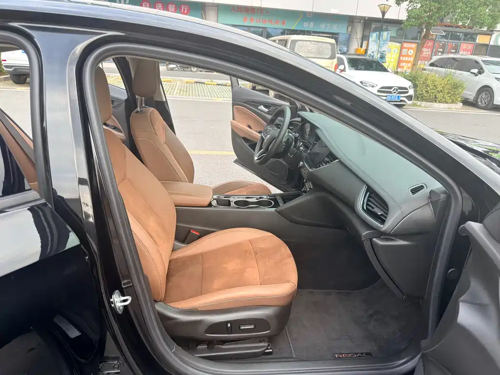 Buick Regal — миниатюра 9