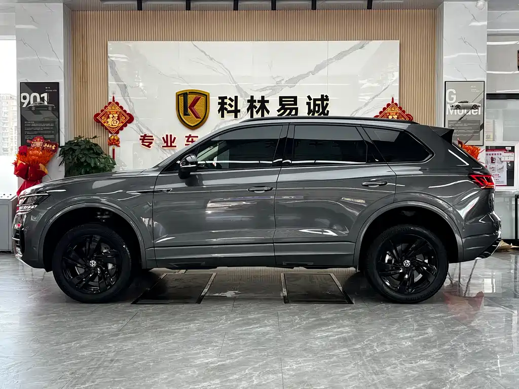Volkswagen Touareg 2022 3.0TSI Sport