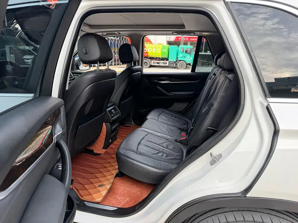 BMW X5 (Import) — миниатюра 7