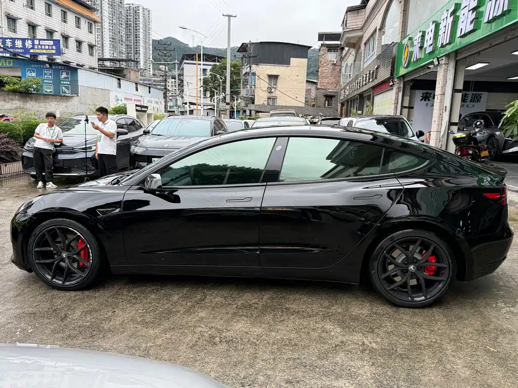 Tesla Model 3 2021 3D1