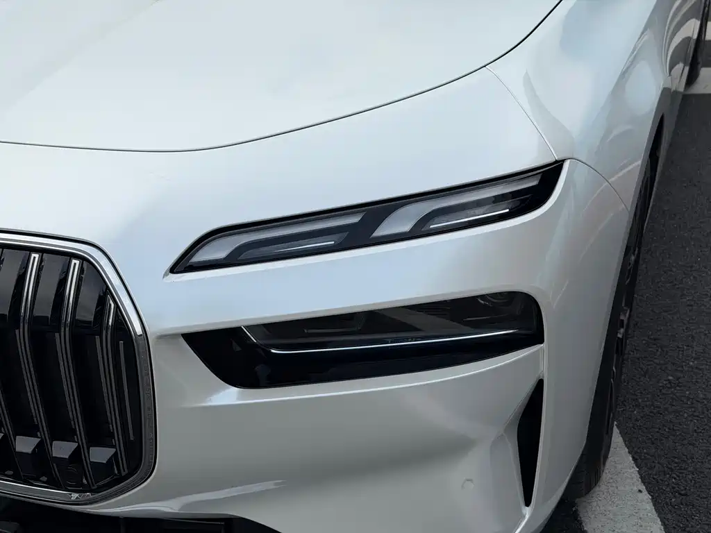 BMW 7 Series — миниатюра 3