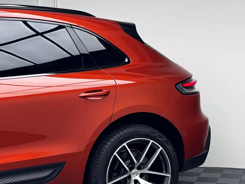 Porsche Macan — миниатюра 4
