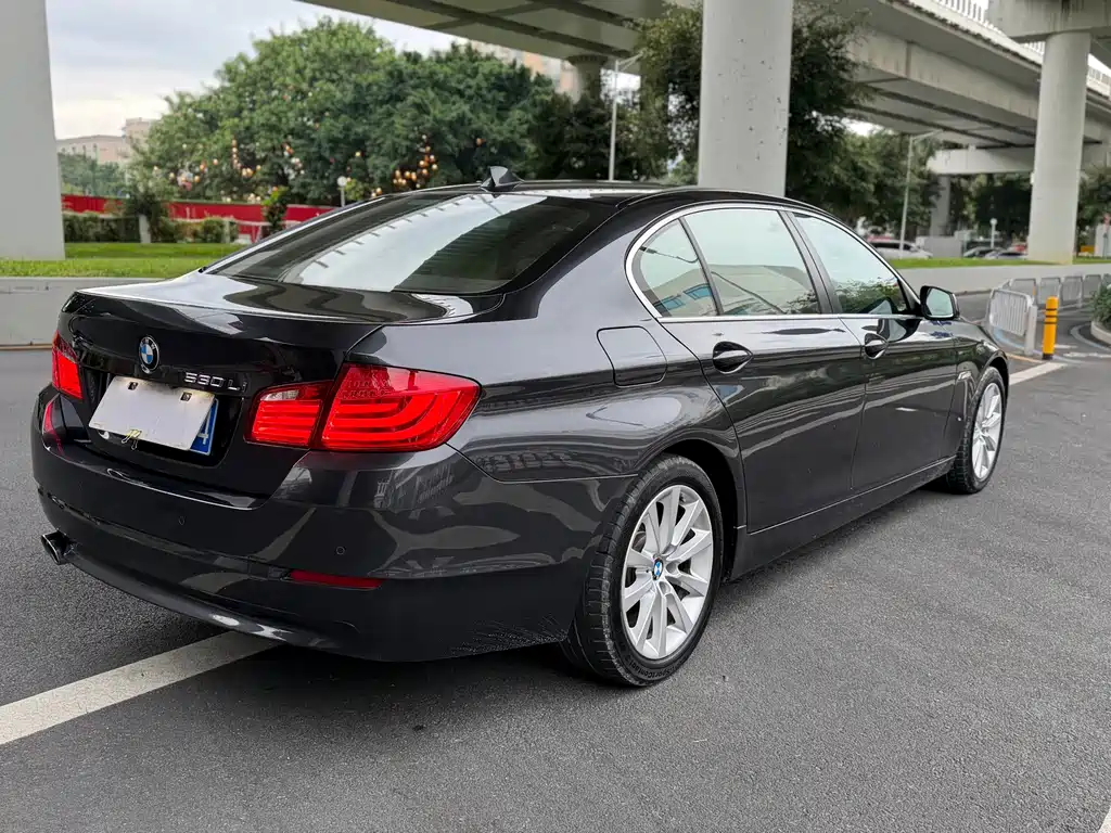 BMW 5 Series — миниатюра 15