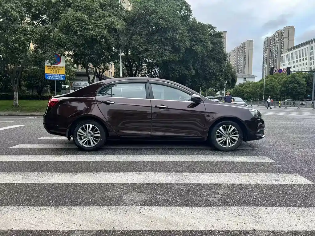 Geely Emgrand — миниатюра 7