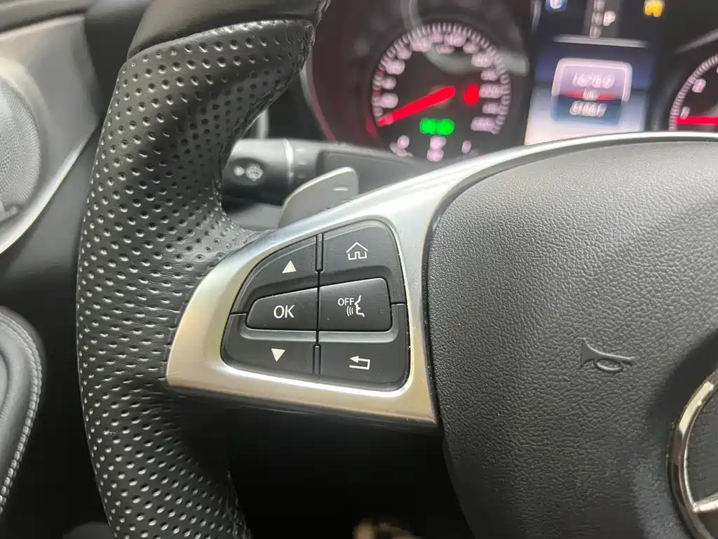 Mercedes-Benz C-Class — миниатюра 17