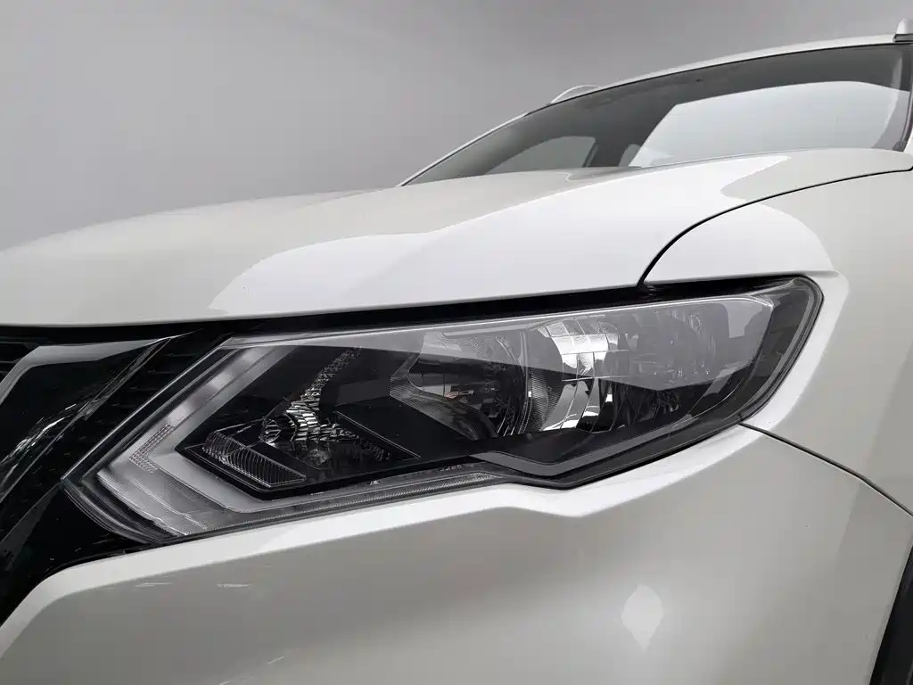 Nissan X-Trail — миниатюра 7