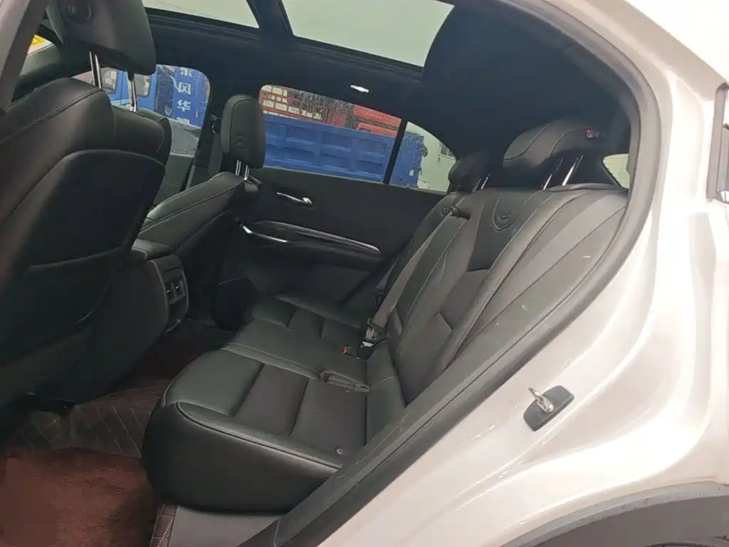 Cadillac XT4 — миниатюра 17