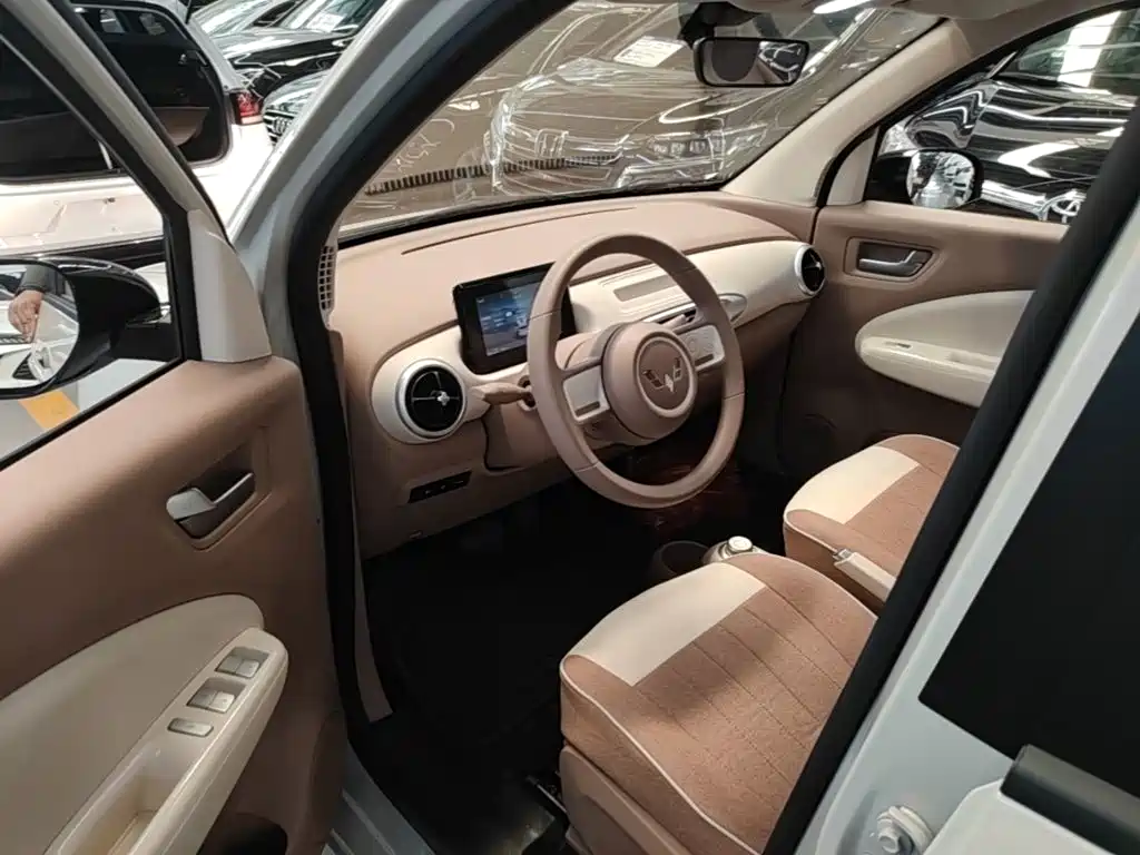 Wuling MINIEV — миниатюра 16