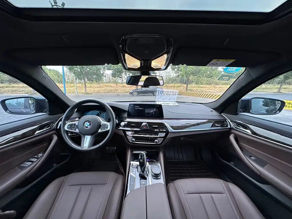 BMW 5 Series — миниатюра 13