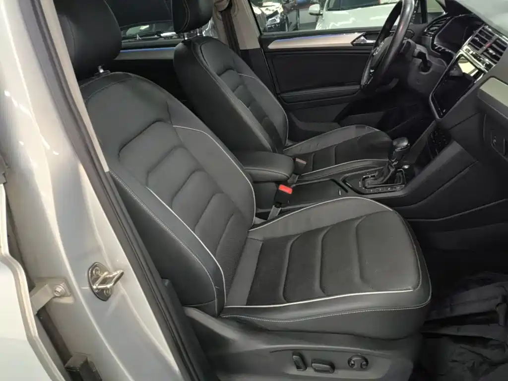 Volkswagen Tiguan L PHEV — миниатюра 25