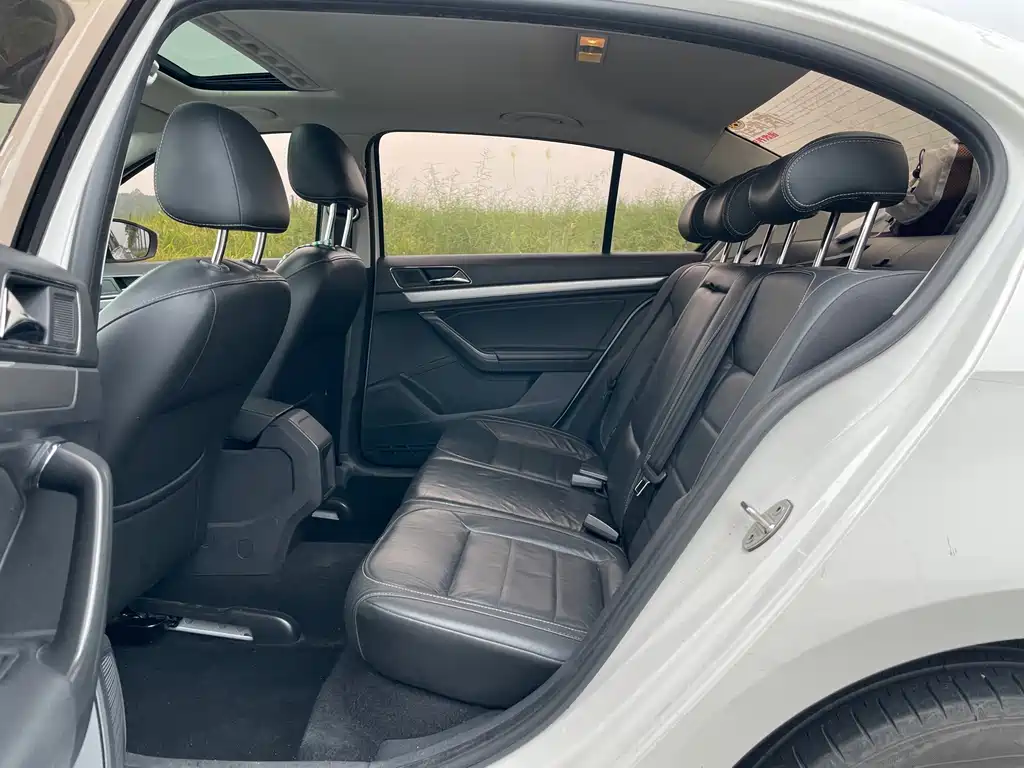 Volkswagen Lavida — миниатюра 10