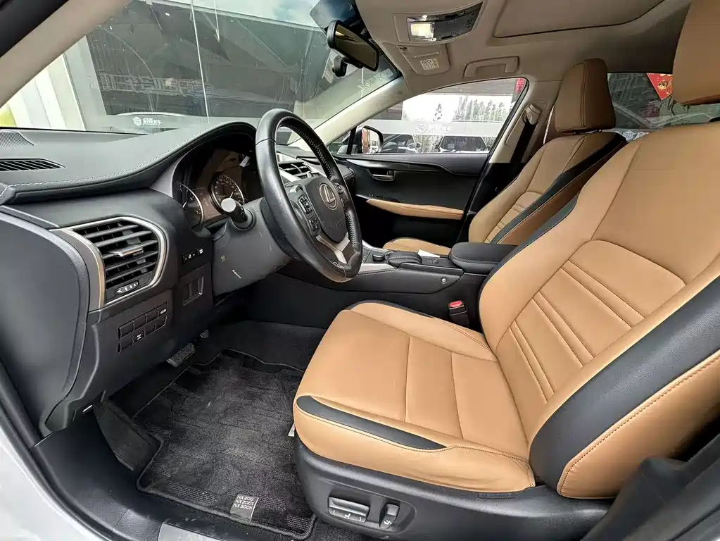 Lexus NX 2016 200